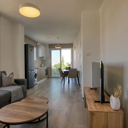 Phaedrus Living Coral Aquatic لارنكا