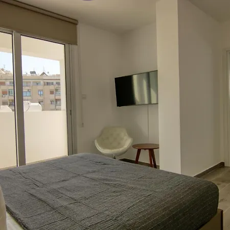 شقة Phaedrus Living Coral Aquatic لارنكا